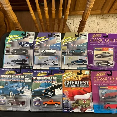 Johnny Lightning Trucking America, Greatest Generation, Classic Gold Lot Of 8 - Image 1 of 4