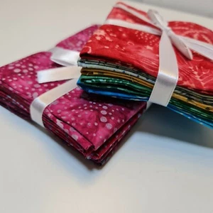 100% Cotton Christmas Batik Material Craft 5Pc 45x55cm Fat Quarter Bundle Fabric - Picture 1 of 4