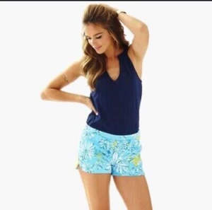 Lilly Pulitzer Size 2 Breakwater Blue Daisy Adie Blue Yellow Daisy Shorts -V - Picture 1 of 9