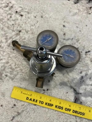 Regulador de oxígeno L-Tec 89A3 * Vendedor no experto * Sin probar Foto 1 de 4