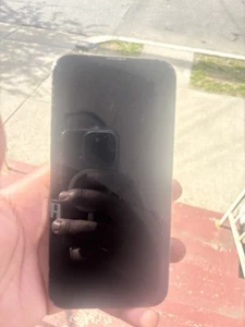 iPhone 13 Pro Max (for Parts)  - Photo 1 sur 3