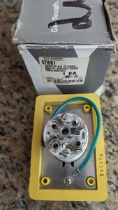 Woodhead 67W81 Watertite Wet Flip Lid LEVITON Receptacle L21-20 20A 120/208V - Picture 1 of 3
