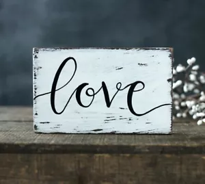 Maßgeschneidert bemaltes Holzschild - Liebe (oder Ihre Wortwahl) - 5,25 x 8 Zoll - Bild 1 von 9