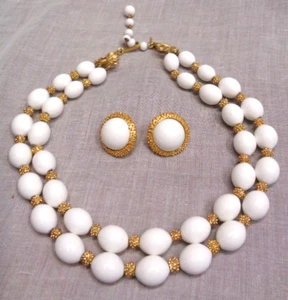 Vintage Estate Jewelry TRIFARI tono oro PERLINE BIANCHE girocollo clip su orecchini - Foto 1 di 15