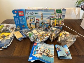 LEGO CITY: Marina (4644) COMPLETE SET ALL FIGURES INCLUDED