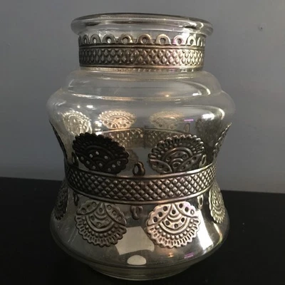 Jarrón Pottery Barn de 10,5 pulgadas con bandas metálicas decorativas Foto 1 de 4