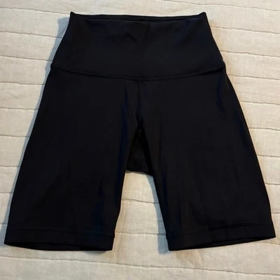 Pantalón Corto Lululemon Talla 4 Wunder Train Contour Fit Tiro Alto 8" Entrepierna Negro  Foto 1 de 4