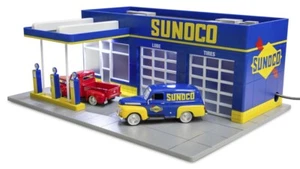 MENARDS SUNOCO GAS STATION! O GAUGE 1950s SERVICE W/ SUNOCO WRECKER - Picture 1 of 3