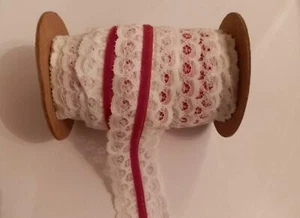 Beautiful Vintage White Lace Trimmed With Red Velvet -1 Metre - Picture 1 of 1