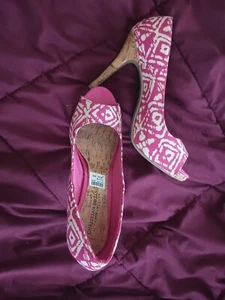 Highheel shoes -Christian Siriano -pink Size 9 - Picture 1 of 4