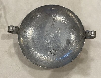 Rodney Kent Hand Wrought Creations, 450 aluminum serving platter w Handle - Image 1 of 4