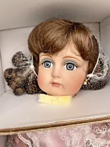 “Felicia Ann” 17" Osmond Doll COA 513/1500 Signed LTD. Edition Elegant Signed - Picture 1 of 9