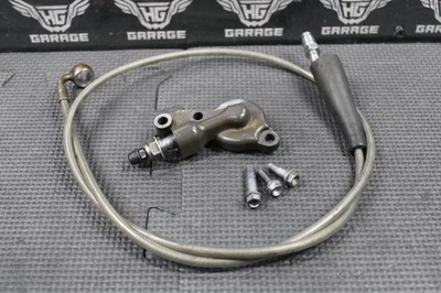 KTM 125SX 144 150 200 2004 OEM EMBRAGUE CILINDRO ESCLAVO ACTUADOR Y LÍNEA 50332061044 Foto 1 de 4