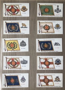 Un conjunto completo de tarjetas de cigarrillos Wills United Service regimiento colores tapa insignia - Imagen 1 de 10