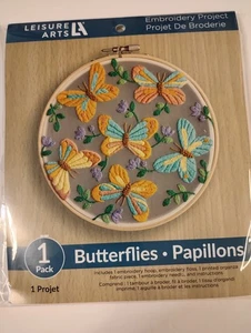 Leisure Arts Embroidery Kit "Butterflies" 6 inch - Picture 1 of 1