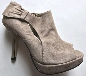 Cinderella Of Boston High Heels Taupe Suede 3 M Open Toe Sandals Shoes Zip Tan - Picture 1 of 7
