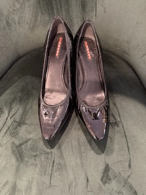Tacones de gatito de charol Prada talla 38,5 Foto 1 de 3