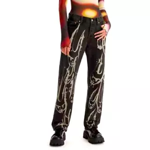Pantalones de mezclilla para mujer LEVI'S X Barbie Ferreira 501 años 90 talla 27 negro cara de demonio nuevos sin etiquetas - Imagen 1 de 16