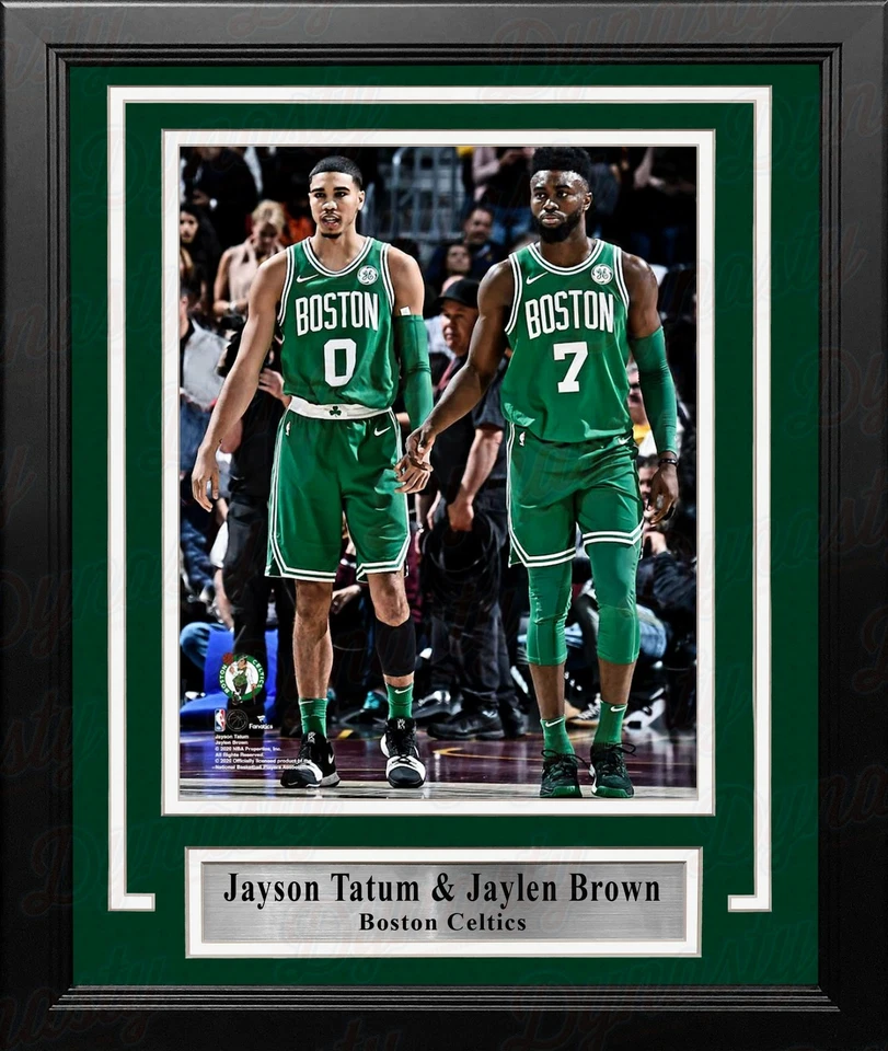 Foto de baloncesto enmarcada de 8" x 10" de Jayson Tatum y Jaylen Brown de los Boston Celtics Foto 1 de 1