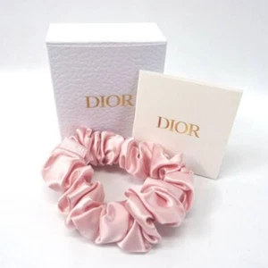 Christian Dior Haargummi Scrunchie Chouchou Rosa Giveaway Neuheit - Bild 1 von 3
