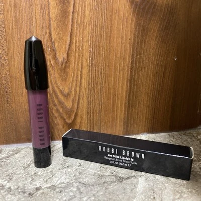 BOBBI КОРИЧНЕВЫЙ ИСКУССТВА ПАЛОЧКА ЖИДКАЯ ГУБА ПОЛНЫЙ РАЗМЕР .17 УНЦИЙ BOYSENBERRY, НОВЫЙ В КОРОБКЕ - Изображение 1 из 4