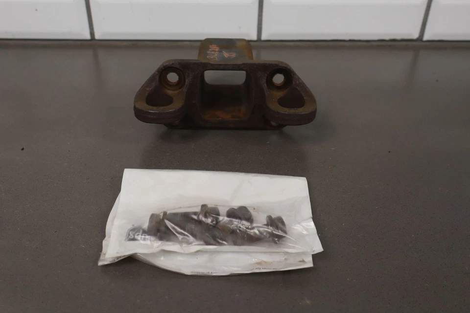 98-07 Lexus LX470 Rear Trailer Towing Hitch Receiver (Bolt-On) W/Hardware - Image 1 of 4