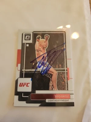 TITO ORTIZ AUTOGRAPH SIGNED TRADING CARD 2011 Topps  UFC LT HEAVYWEIGHT CHAMPION - Image 1 of 2