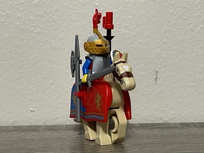 Lego Lion Knight Minifigure w/Horse & Barding - Image 1 of 4