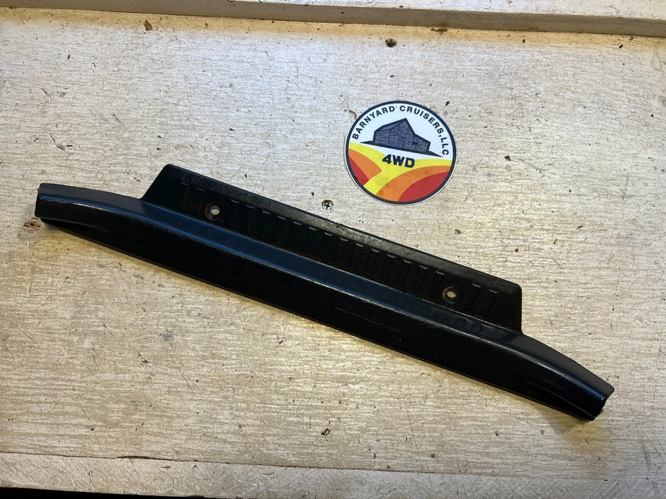 Panel de patada de placas de desgaste gris trasero TOYOTA FJ60 FJ62 LAND CRUISER Foto 1 de 1