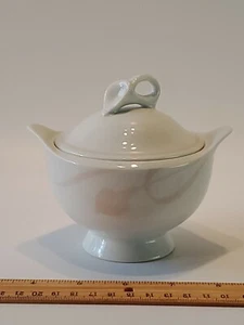 Vintage Mikasa Fine China 4"×4.75" Sugar Bowl with Lid Classic Flair Peach EUC - Picture 1 of 12