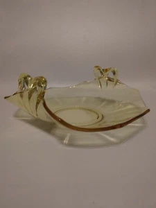 Vintage Fostoria Topaz Yellow Glass Candy Dish~Fairfax #2375~7"×5 3/4" - Picture 1 of 5