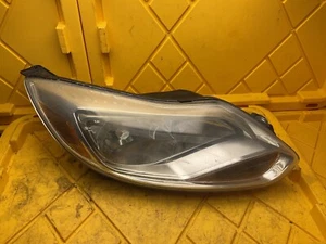 Passenger Right Halogen OEM 12-14 FORD FOCUS Headlight BM5113W029E - Foto 1 di 14
