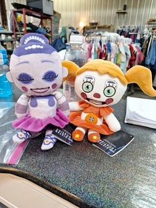 New Lot Of 2 Sister LOCATION FIVE NIGHTS AT FREDDY'S PLUSH COLLECTIBLES - Picture 1 of 6