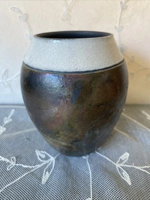 Jarrón vintage japonés de cerámica de 5” con marca Raku iridiscente de estudio marcado Foto 1 de 4