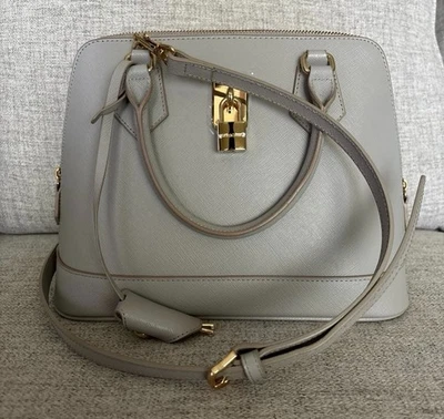 Bolso de hombro/mano Samantha Thavasa de 2 vías Foto 1 de 4