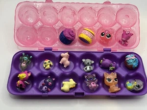 Caja de huevos Spin Master 9,5" contiene figuras pequeñas - Imagen 1 de 6
