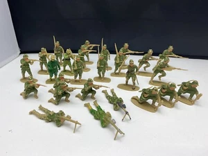26 x Airfix WWII Japanese Military Infantry Plastic Figure 1/32 Scale - Picture 1 of 4