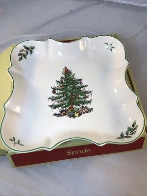 Spode Christmas Tree Fine Earthenware 8 Inch Devonia Tray Holiday Serving Bowl - Image 1 of 4