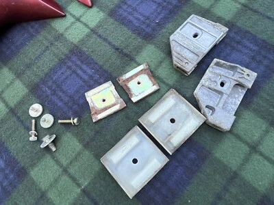Mercedes-Benz R129 SL500 Left Driver’s Door Window Mounting Hardware - Image 1 of 3