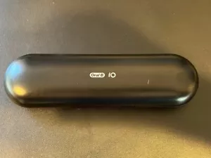 Oral B Custodia da viaggio di ricambio per tipo 3758, iO7, iO8, iO9, iO10 denti - Nero - Foto 1 di 2