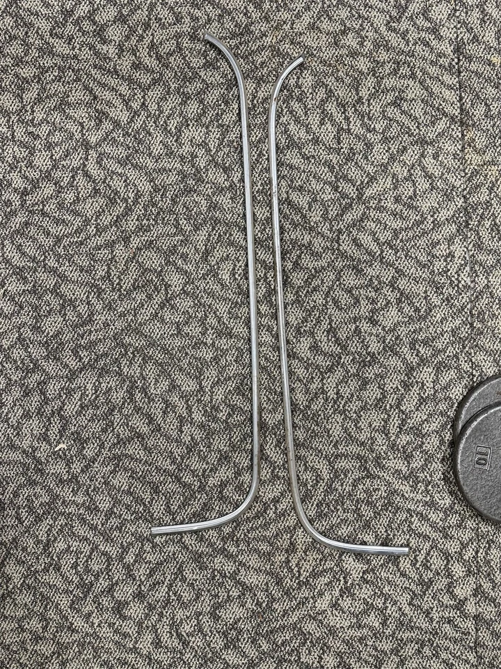 1967 年凯迪拉克轿跑车德维尔裙饰 — 第 1/1 张图片