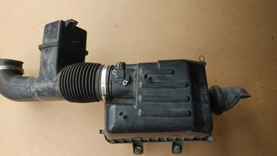 2005-2007 TOYOTA SEQUOIA & TUNDRA 05-06 AIR FILTER CLEANER BOX ASSEMBLY OEM USED - Image 1 of 4