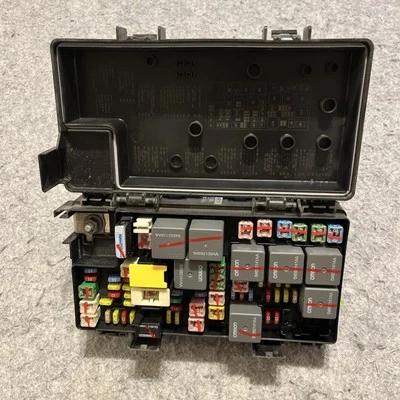 Dodge Nitro 2009 TIPM Totally Integrated Power Module Fuse Box 04692300AC - Image 1 of 4