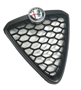 Miron Radiator Grille & Badge - Alfa Romeo Mito 2016 onwards GENUINE 156114853 - Picture 1 of 4