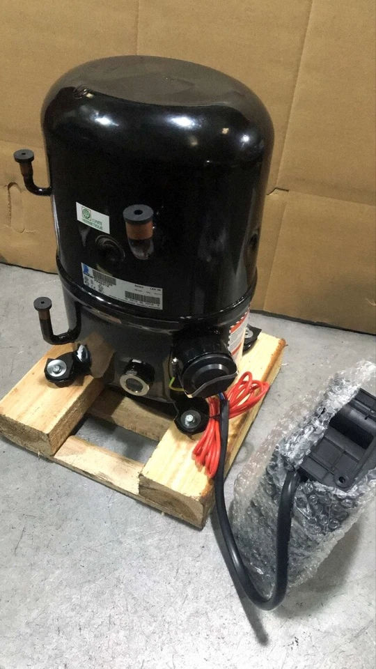 FH4524Z Replace AH339ET-172 Referigeration Rompressor 2P 220V Expedited Shipping - Image 1 of 1