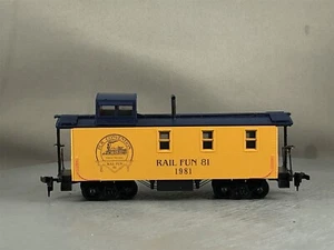 Roundhouse - Rail Fun - Caboose + Wgt # 1981 - Picture 1 of 6