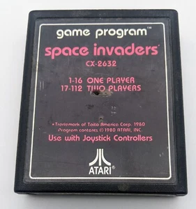 Cartucho negro Space Invaders Atari 2600 etiqueta de texto vintage década de 1980 - Imagen 1 de 2