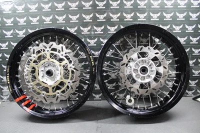 2007 SUZUKI 05-21 DRZ400SM SUPERMOTO 17" FRONT REAR WHEELS WHEEL SET HUBS ROTORS - Image 1 of 4