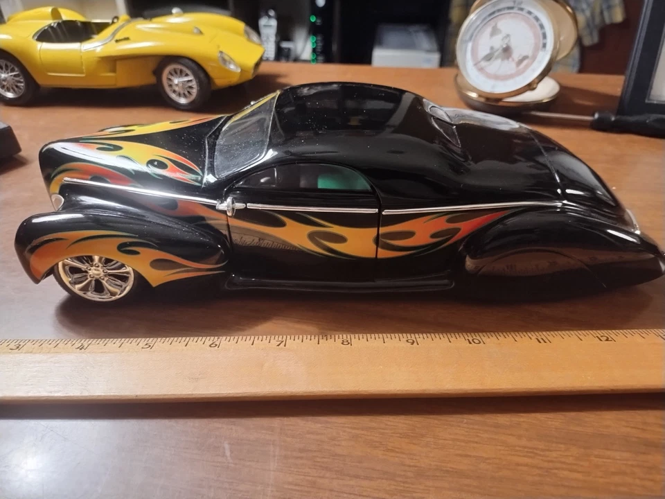 Hot Wheels 1937 Lincoln Zephyr масштаб 1:18 - Изображение 1 из 4