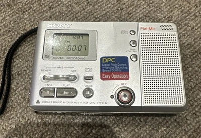 Sony MZ-B10 MD Walkman Minidisc Player & Recorder mit integriertem Lautsprecher - Silber #1 - Bild 1 von 4